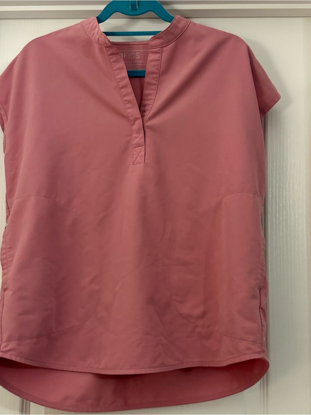 FIGS Chalk Pink Set - Look at sizes in description!